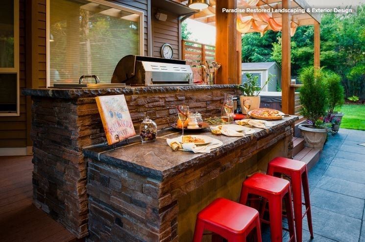 Outdoor Kitchen