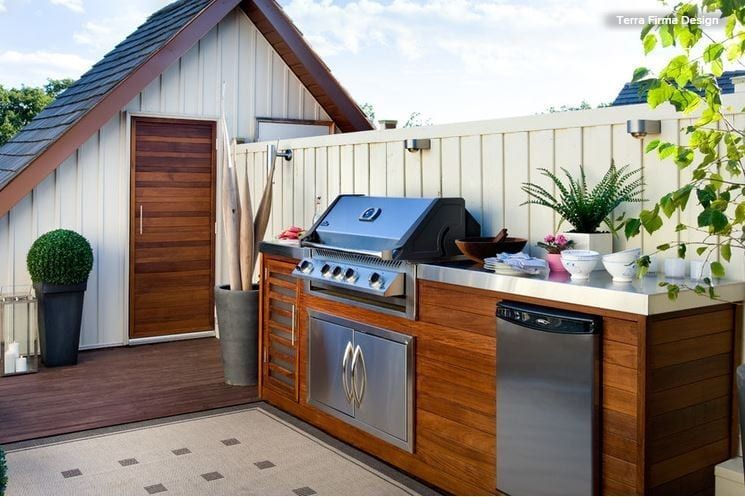 Outdoor Kitchen