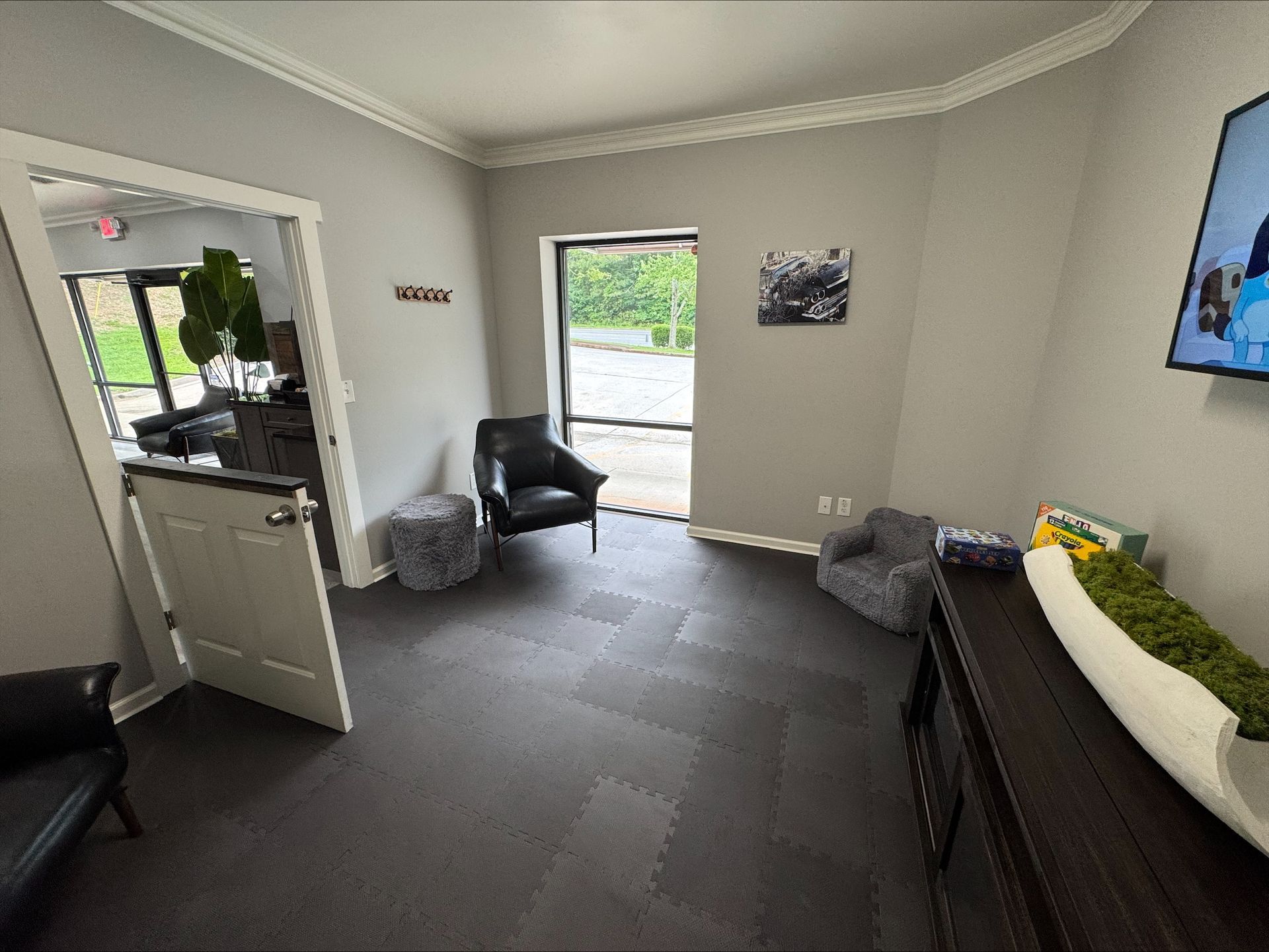 Room For Customer's Children at Marietta Auto Repair