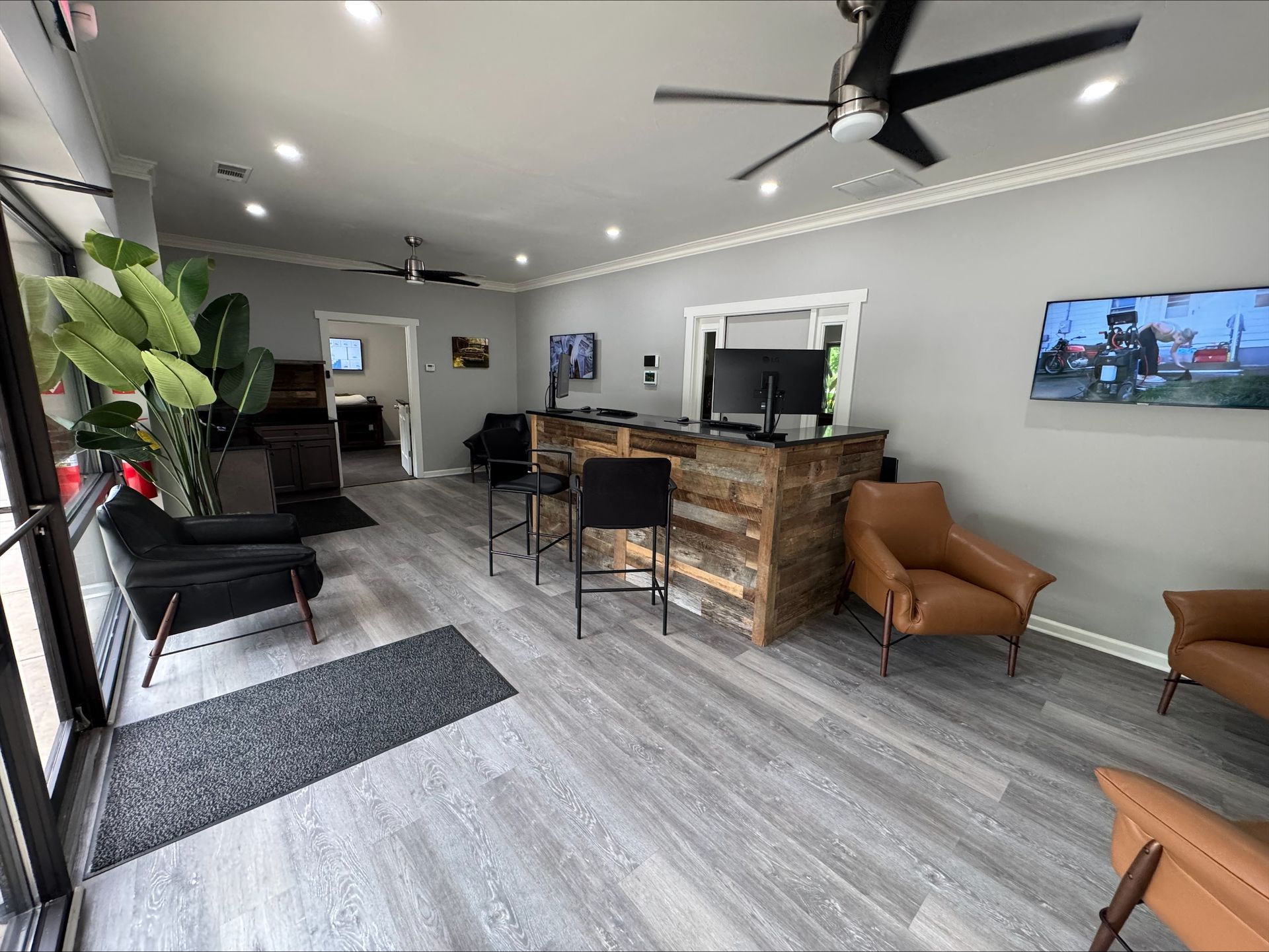 Our Reception Desk | Marietta Auto Repair