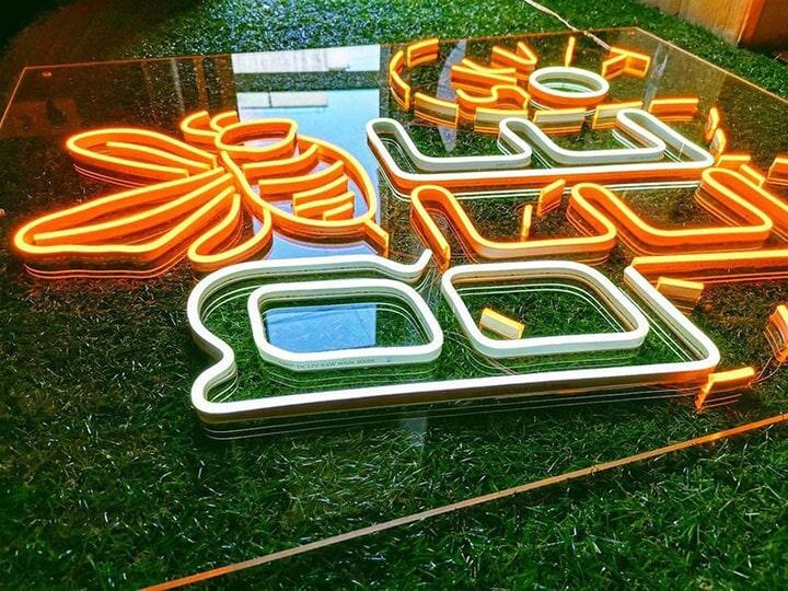 INTENSIDAD - Instalación de anuncios luminosos