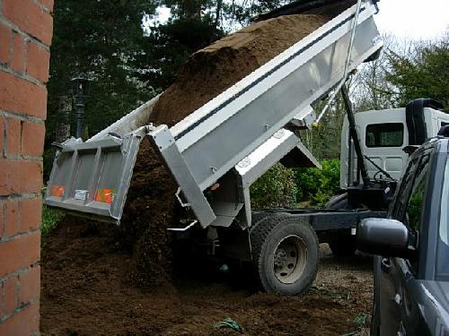 Small topsoil deliveries also available (12 yards or less)