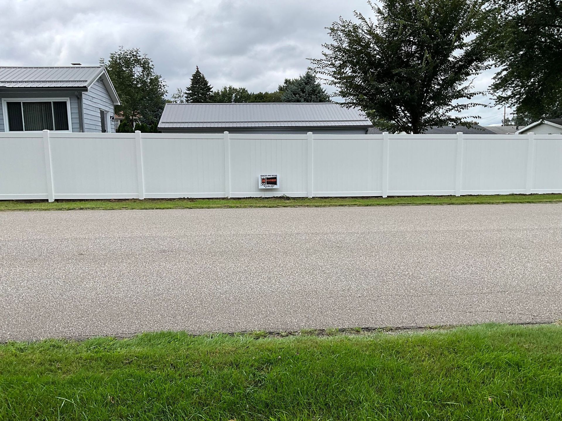 Wide White Fence - Erie, PA - Harbor Fence Co.