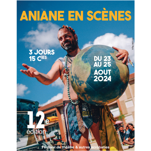 Un homme sans chemise tient un globe sur la couverture d'un magazine.