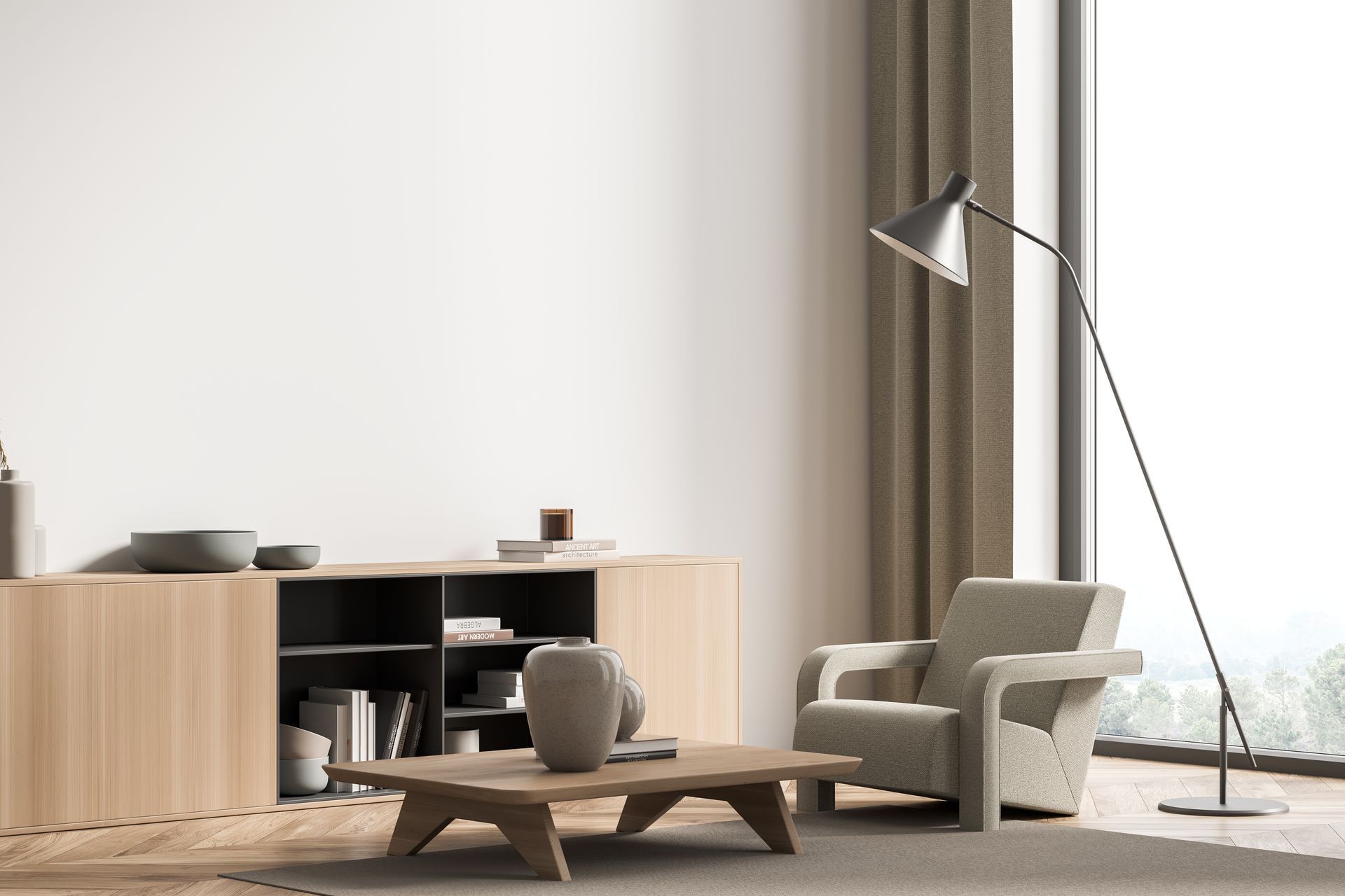 Un soggiorno con tavolino, sedia, lampada e una grande finestra.