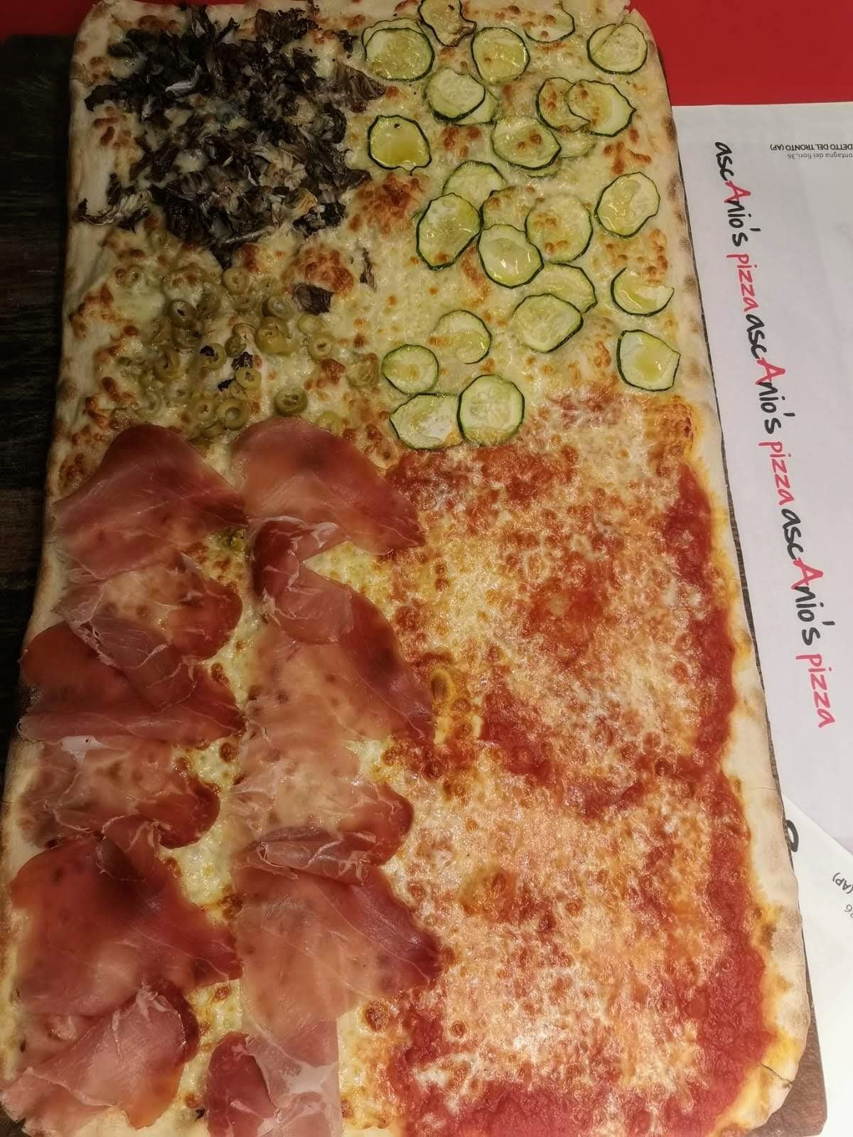pizza a taglio con speck