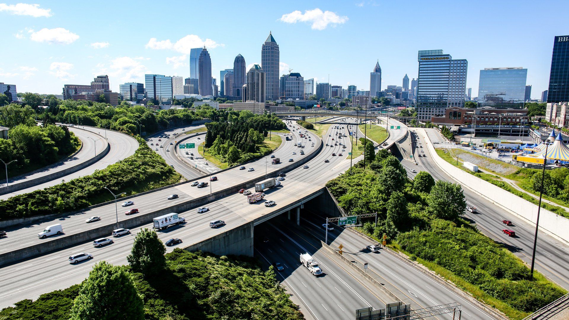 atlanta georgia skyline and freeways