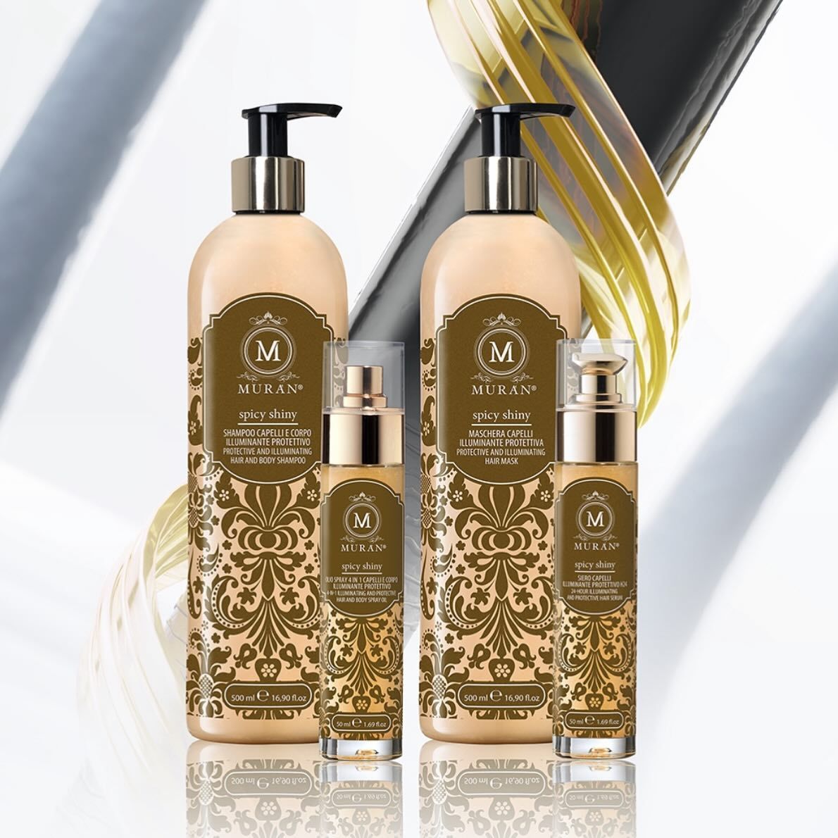 Due bottiglie di shampoo e balsamo sono una accanto all'altra