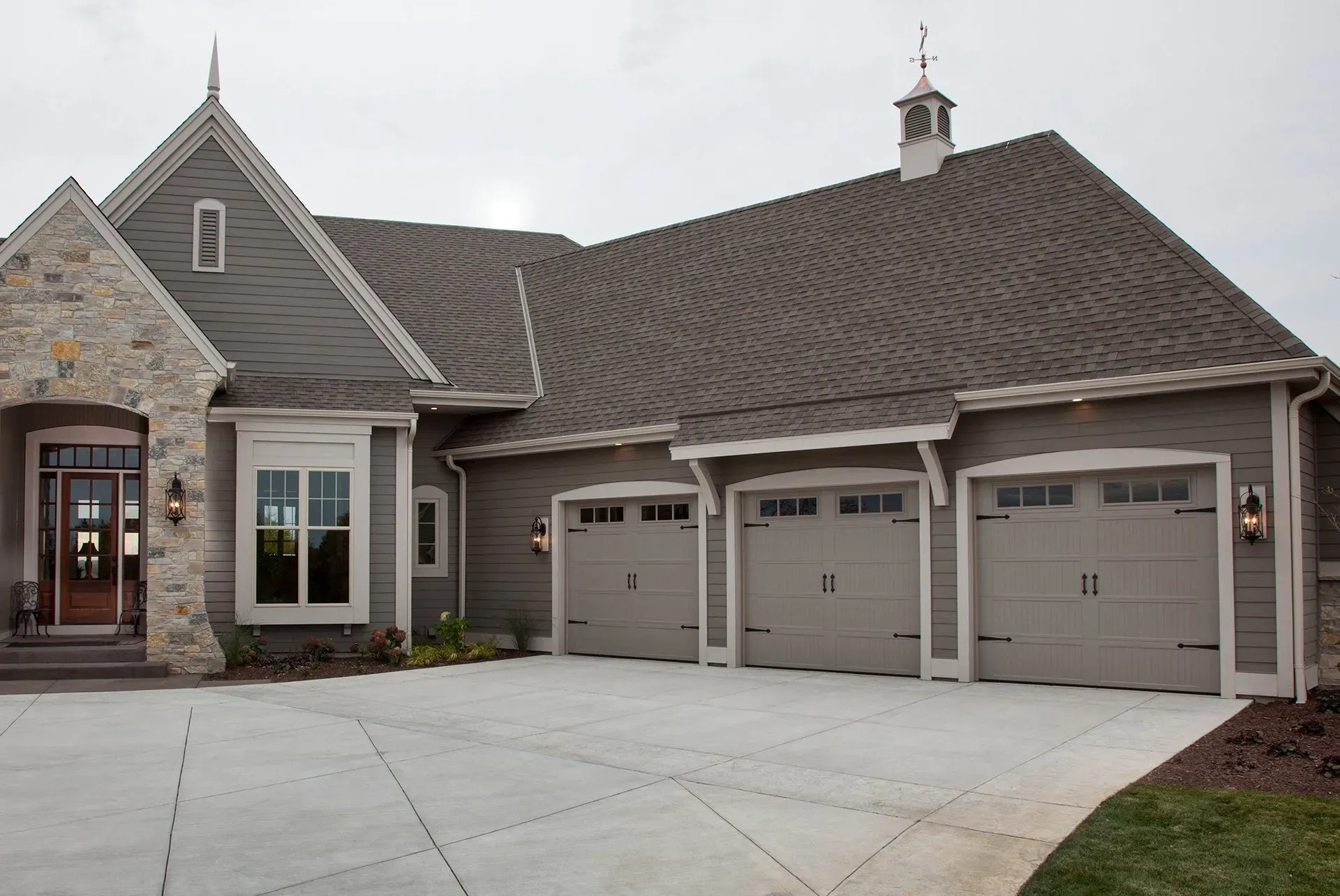 Timeless Garage Doors Trinar Beige