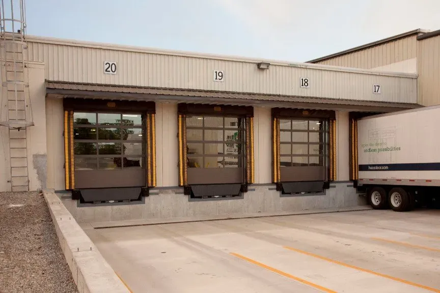 Full View Garage Door Industrial Comercial