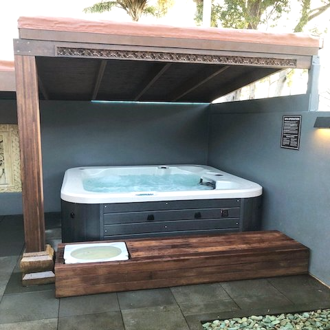 Balinese Jacuzzi — Boutique Accommodation in Port Stephens, NSW