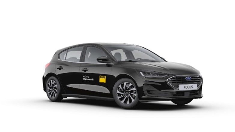 Schwarzer Ford Focus Fließheckwagen mit Logo, geparkt auf weißem Hintergrund.