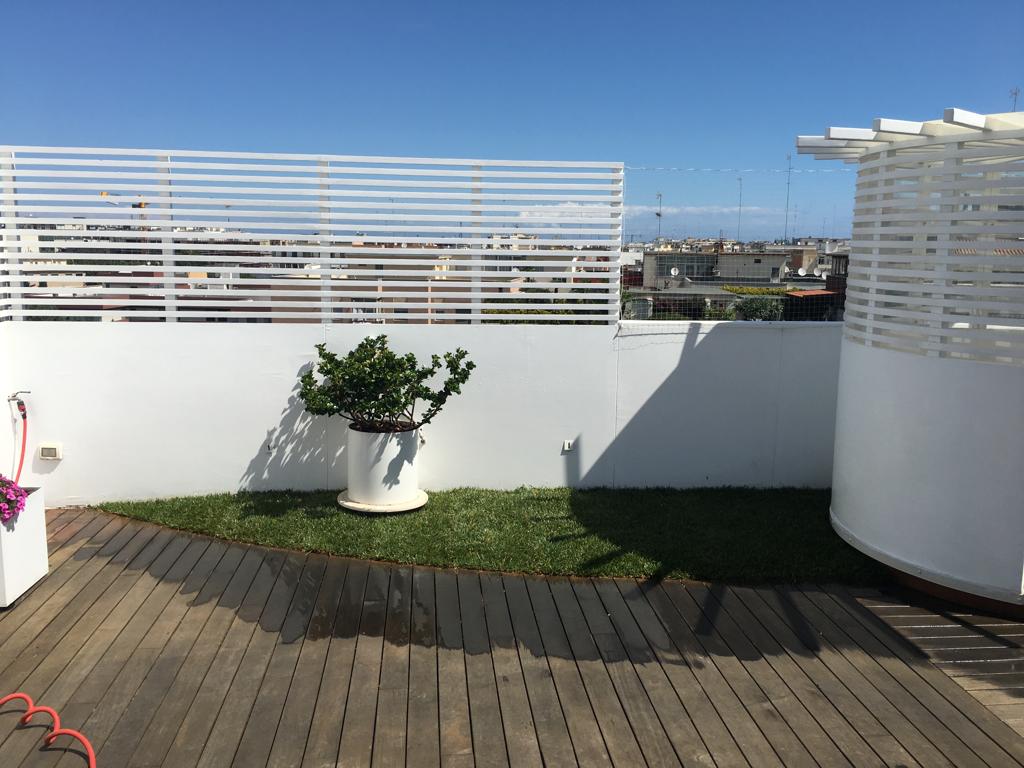 posa di un prato pronto per privati