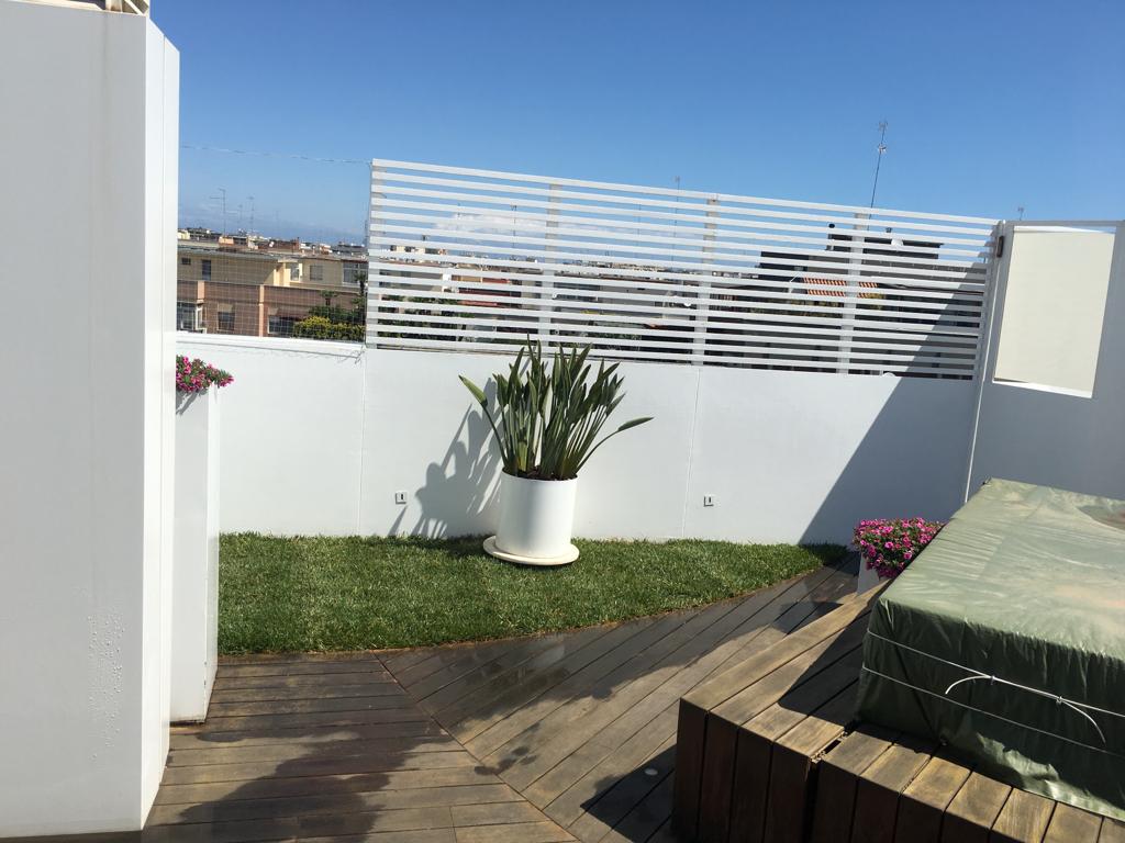 manutenzione di un manto erboso