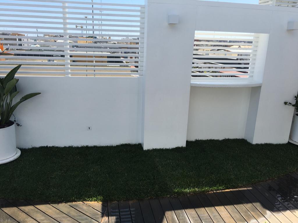 posa di un prato pronto