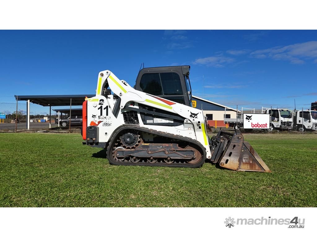 White Skid-steer Loader With Bucket — Tracserv in Dubbo, NSW