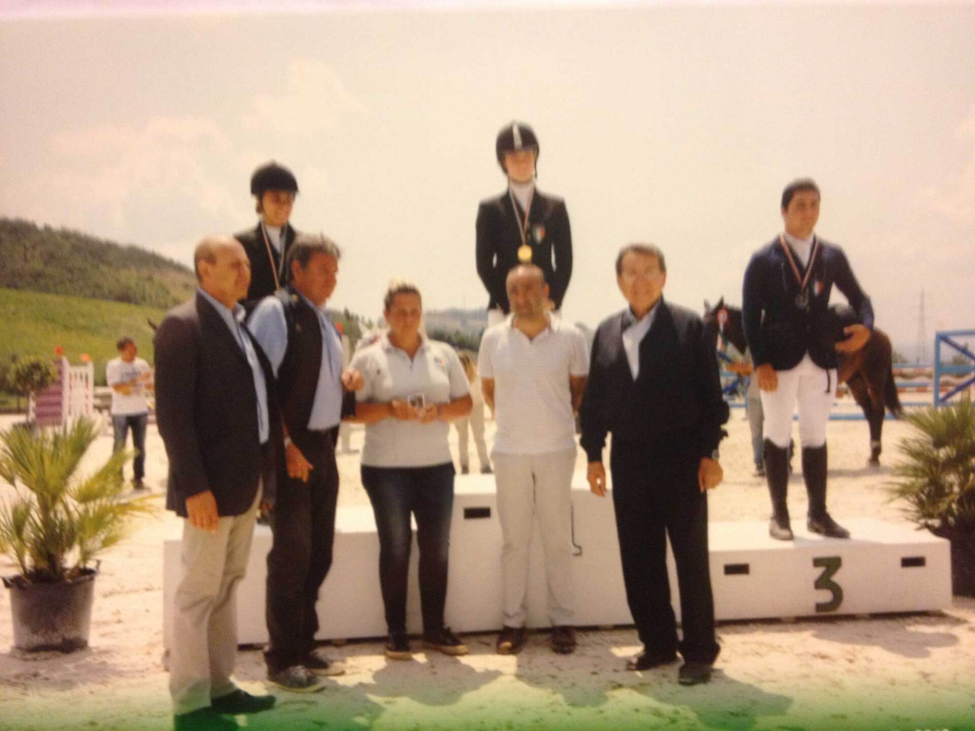 podio competizione equestre