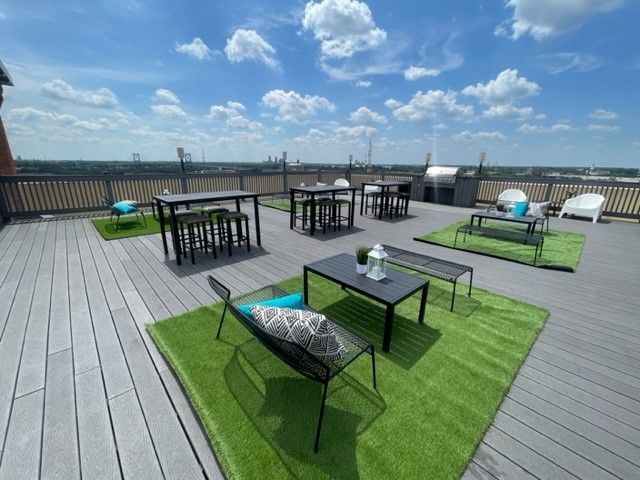 ROOFTOP DECK