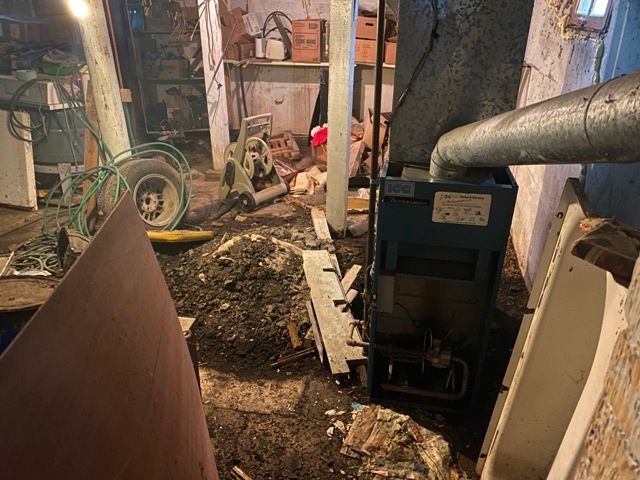 Attention Infill Home Builders, Developers & Investors..,With some due diligence a Buyer will see the potential to build a New home  or Duplex similar to the other infill homes on the street. Locationed close to St Mary's / Transit / Restaurants / Schools. Home is a tear down on a 25 x 99 lot. City Assessment is $176k. Priced for a quick sale.