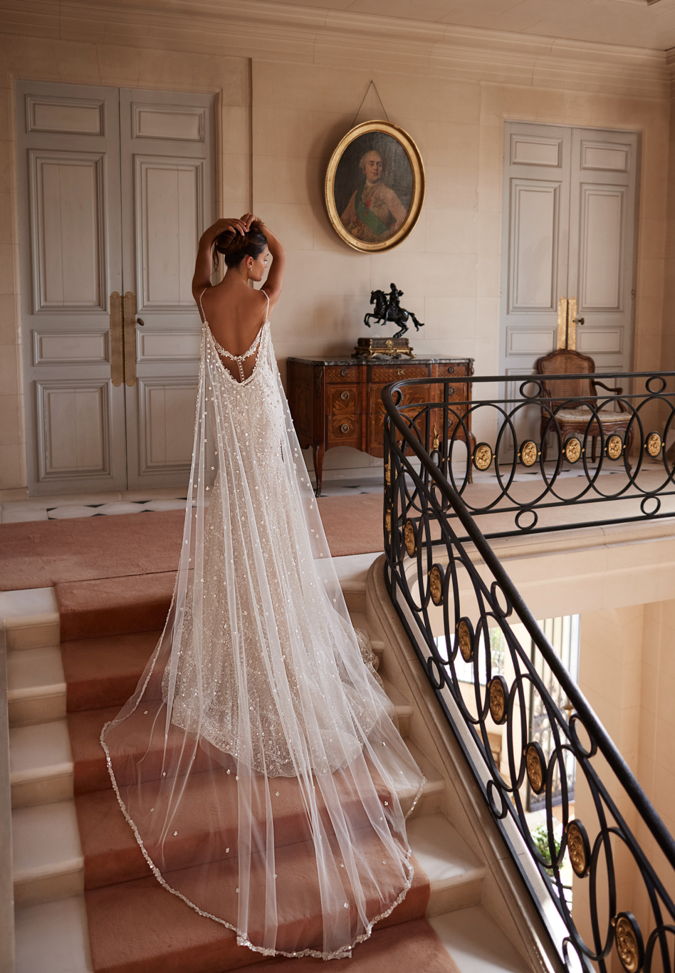 Laiya van Madi Lane heeft een Baskische taillelijn. Het verlengt het lichaam en wordt gecompleteerd door haar zachte, lichte prinsessenrok.