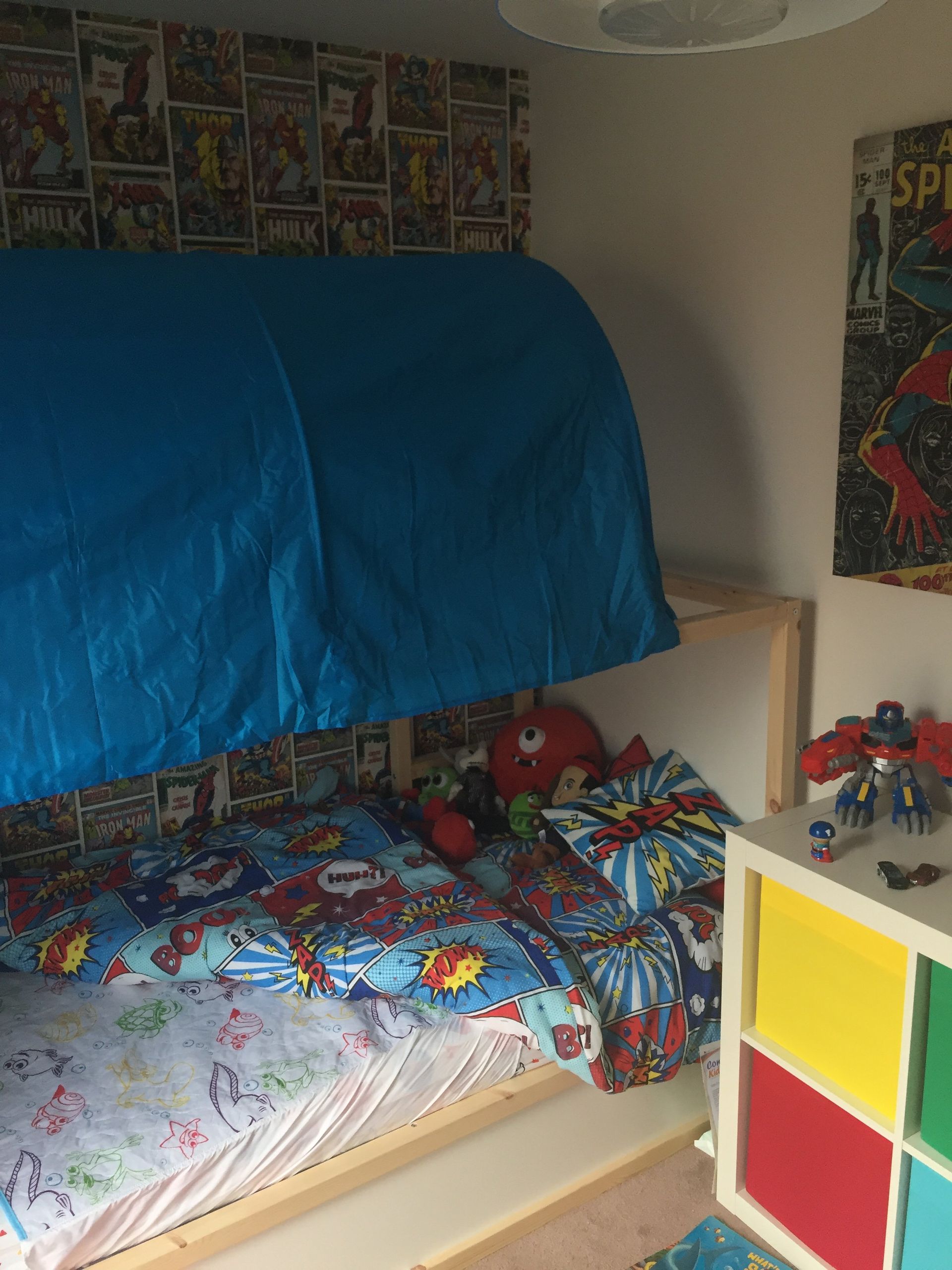 Room with marvels wallpapering