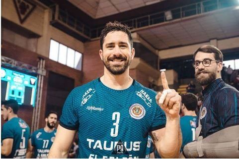 galería de imagenes de jugadores de handball en acción