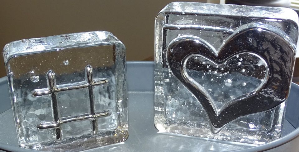 Glass-Platinum-Hashtag-Boxed-Heart-Two-Tiered-Tray