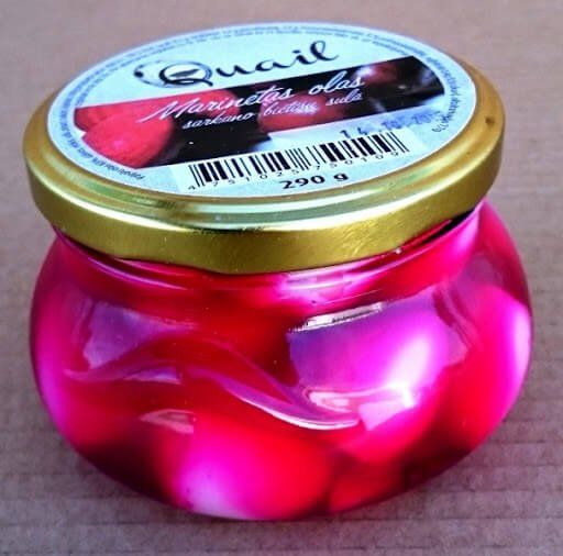 Marinētas paipalu olas- sarkano bietīšu sulā