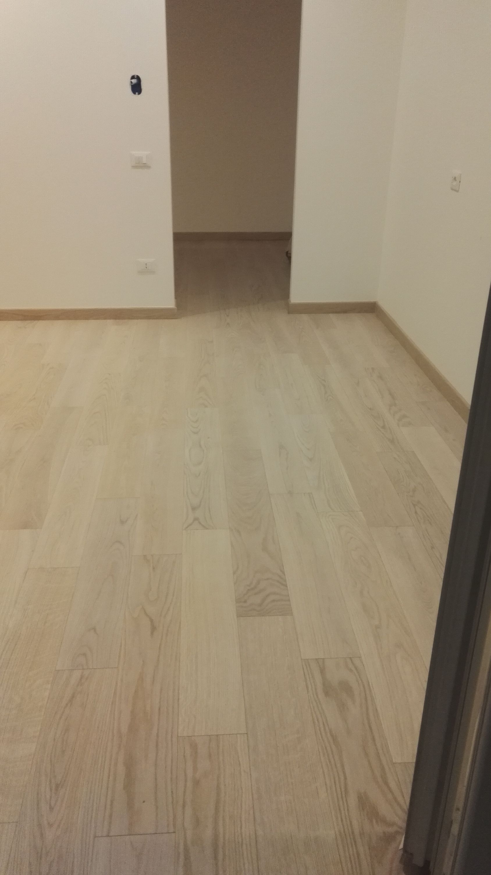 Pavimento in parquet legno chiaro