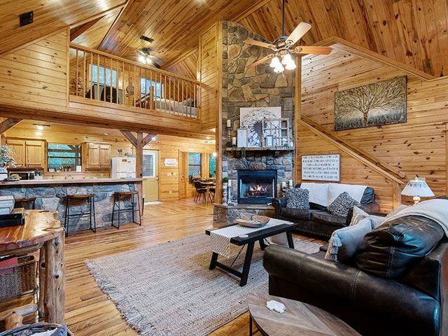 Big Timber | Broken Bow, Oklahoma | HochaCabins