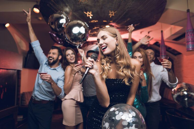 How A Party Bus Enhances Your NJ Christmas Lights Tour