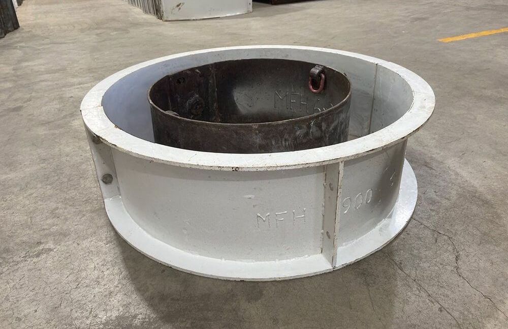 Inner and outer neck rings