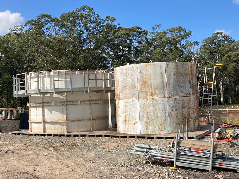 Inner and outer drums with scaffold