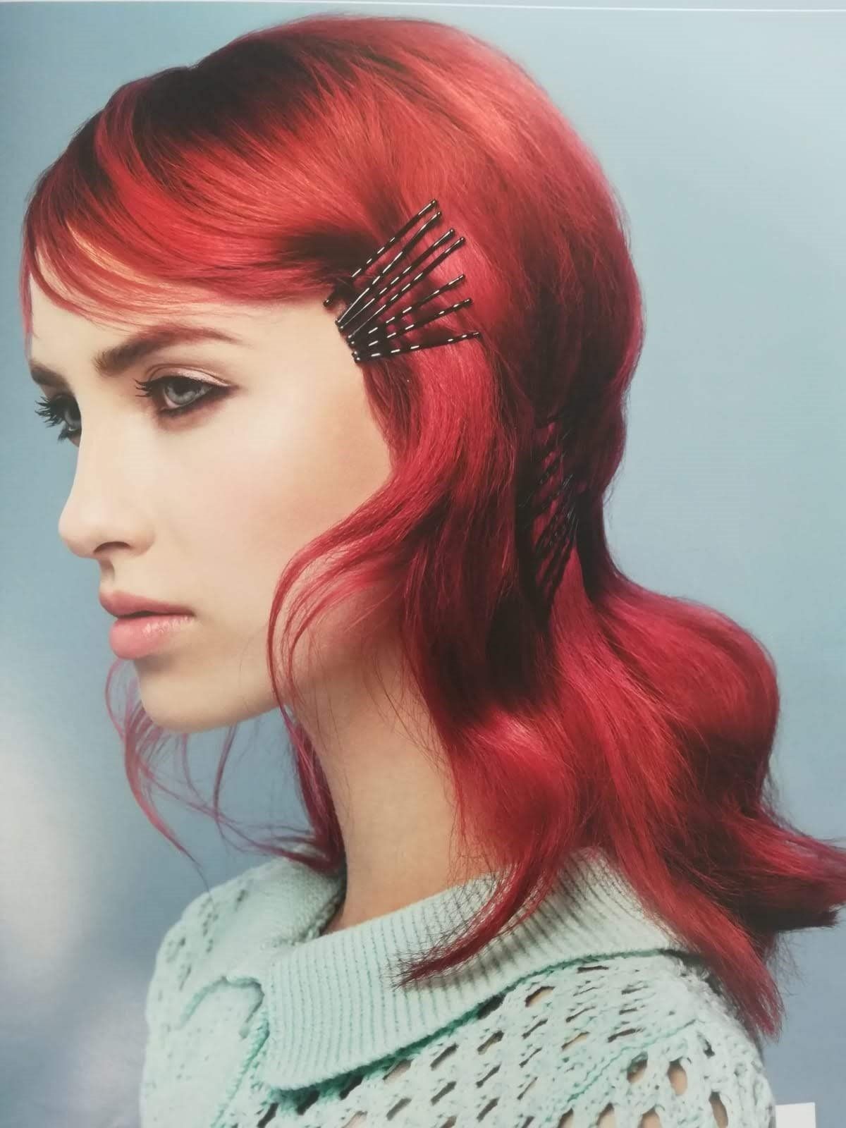 Capelli lunghi rosso fiammante