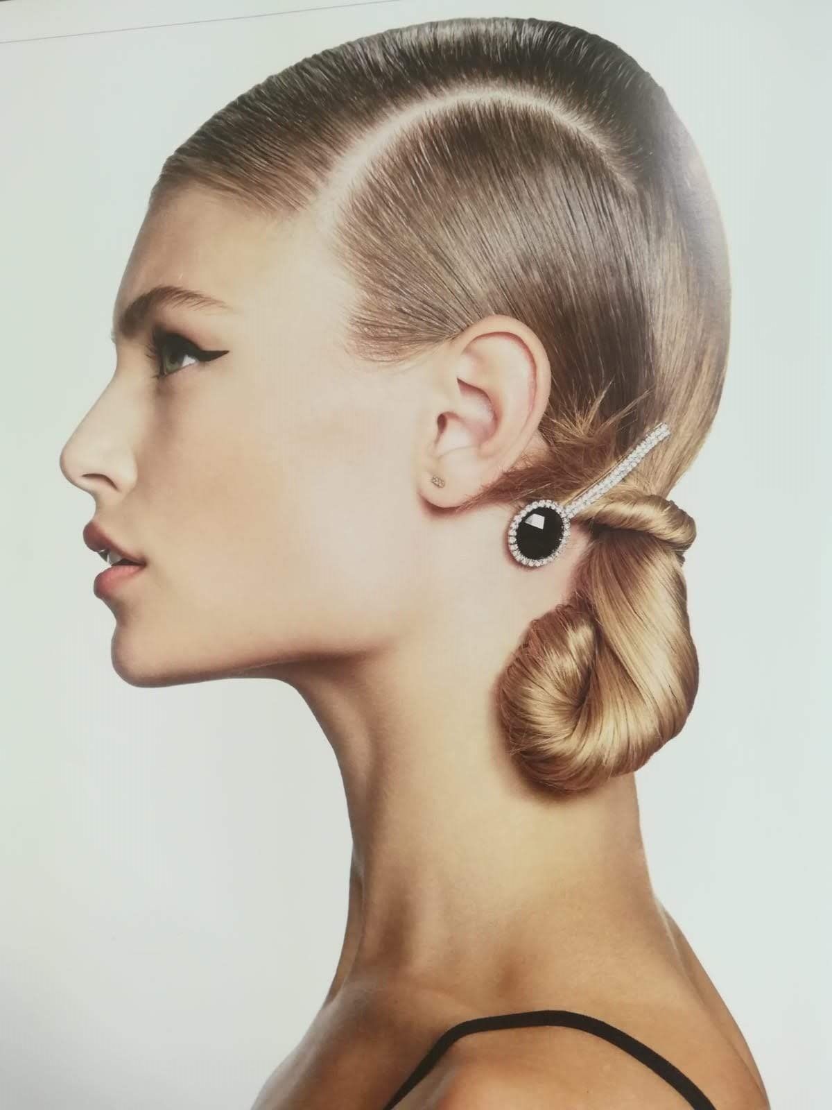 Acconciatura capelli raccolti