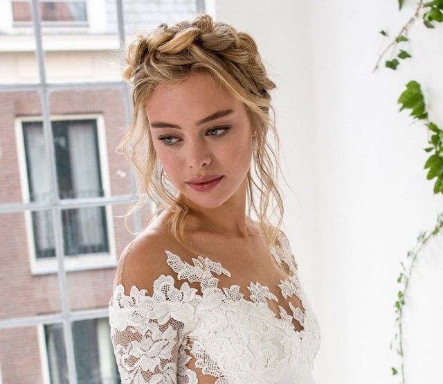 Acconciatura capelli raccolti sposa