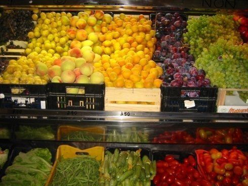 frutta e verdura fresca in vendita