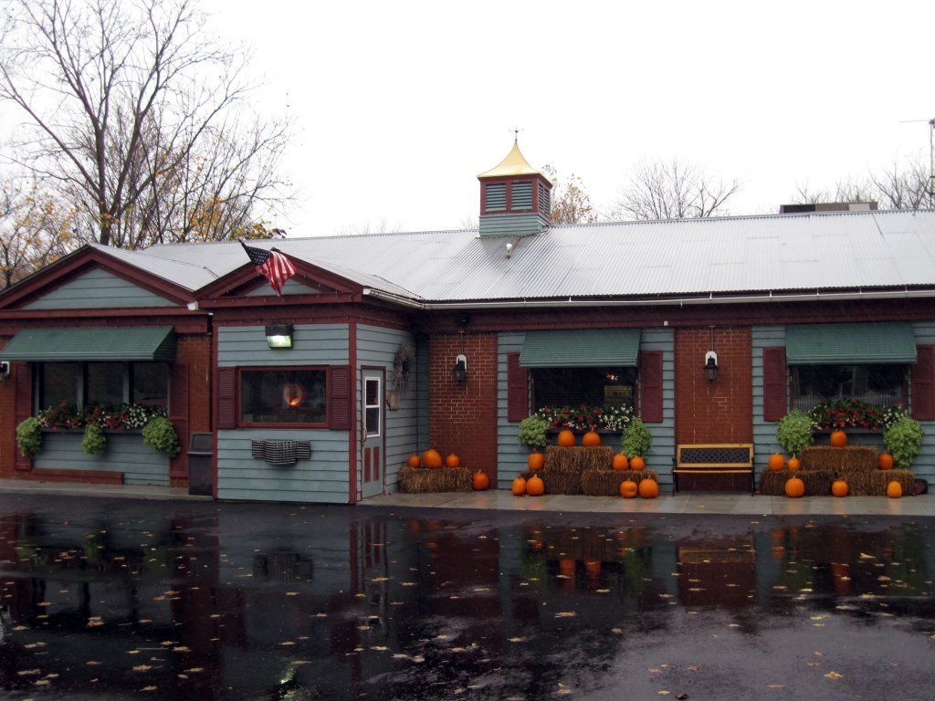 Steel Roof Building — Akron, OH — Summit Awning
