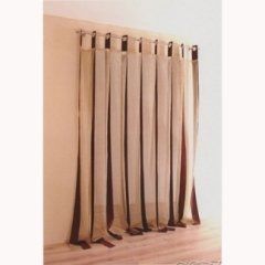 tenda a bastone in organza e fasci con borchie