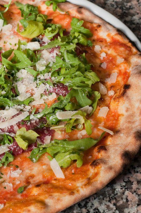 pizza con rucola e grana