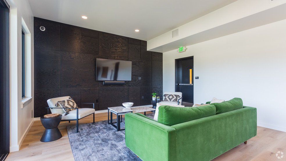 village-at-westgate-edmonds-wa-interior-photo (1)