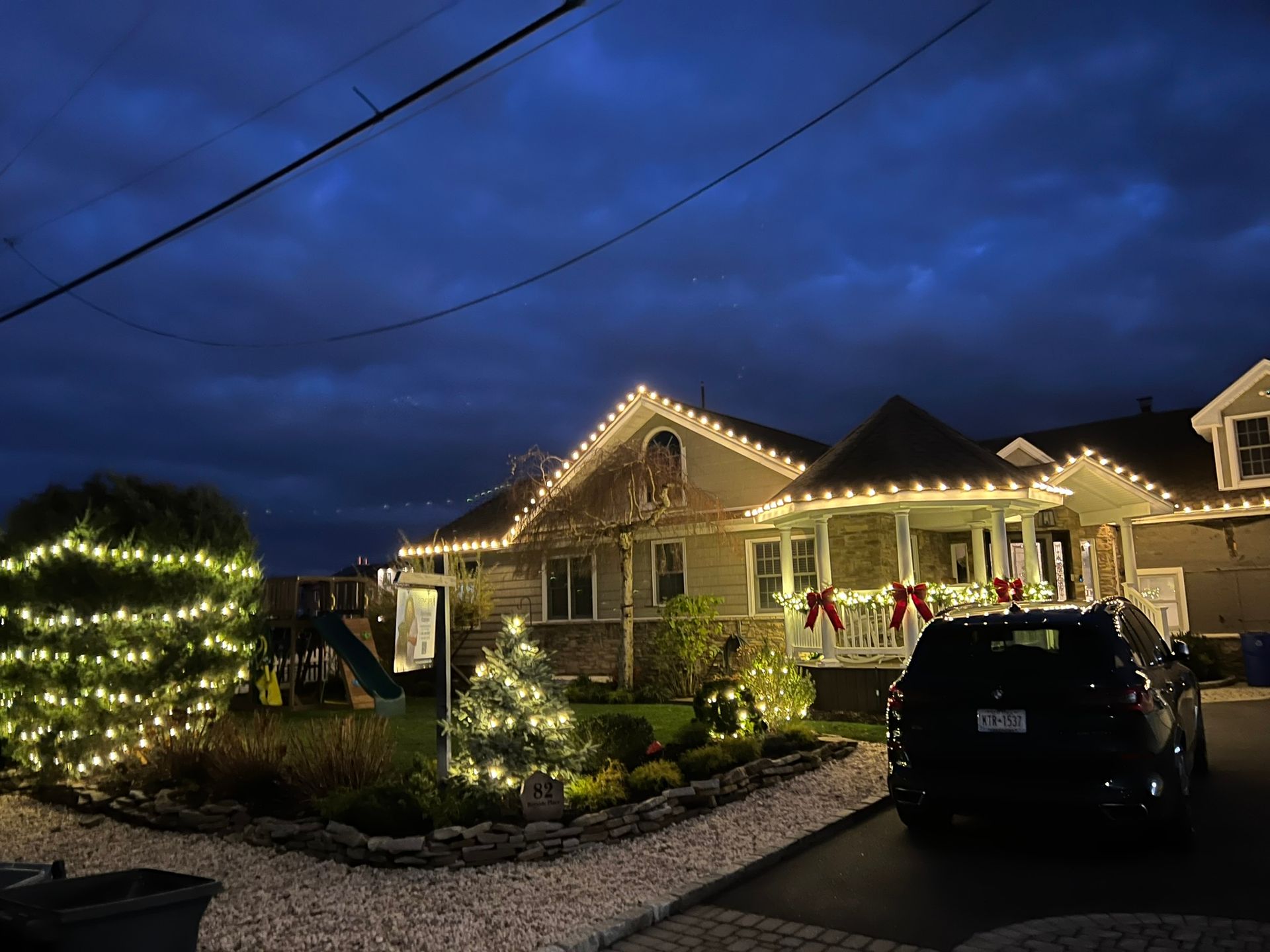 Expert holiday lights installation