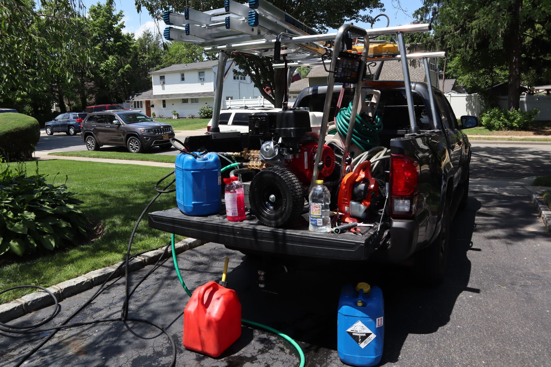 Pressure washing tools