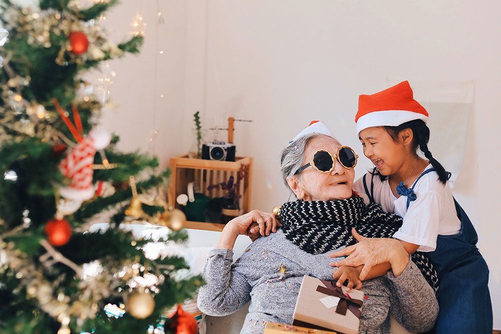 5 Senior-Friendly Holiday Activities for the Whole Family
