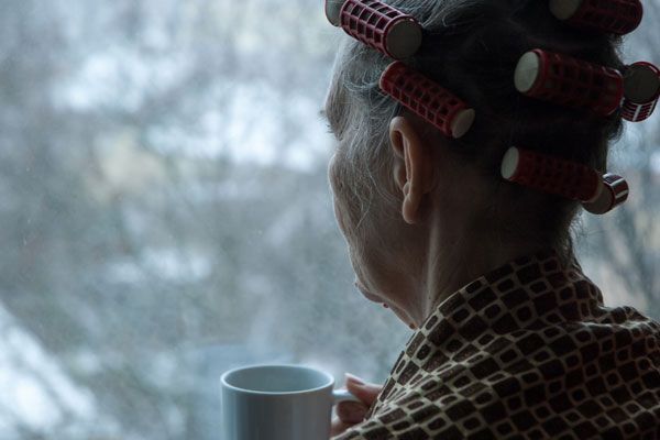 Helping Seniors Overcome the Winter Blues