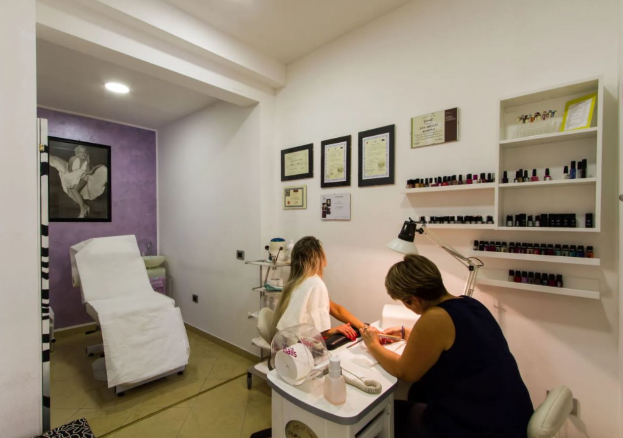 Applicazione di smalto semipermanente