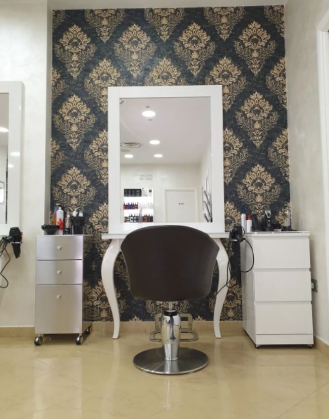 Postazione per taglio e piega