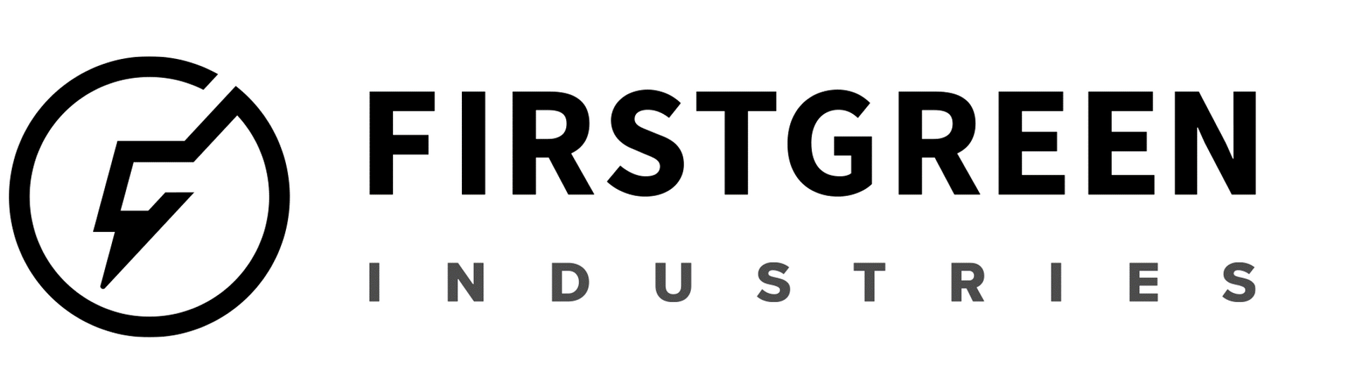 Logo de Firstgreen Industries avec un « F » stylisé à l'intérieur d'un cercle, un éclair et le texte « FIRSTGREEN INDUSTRIES ».