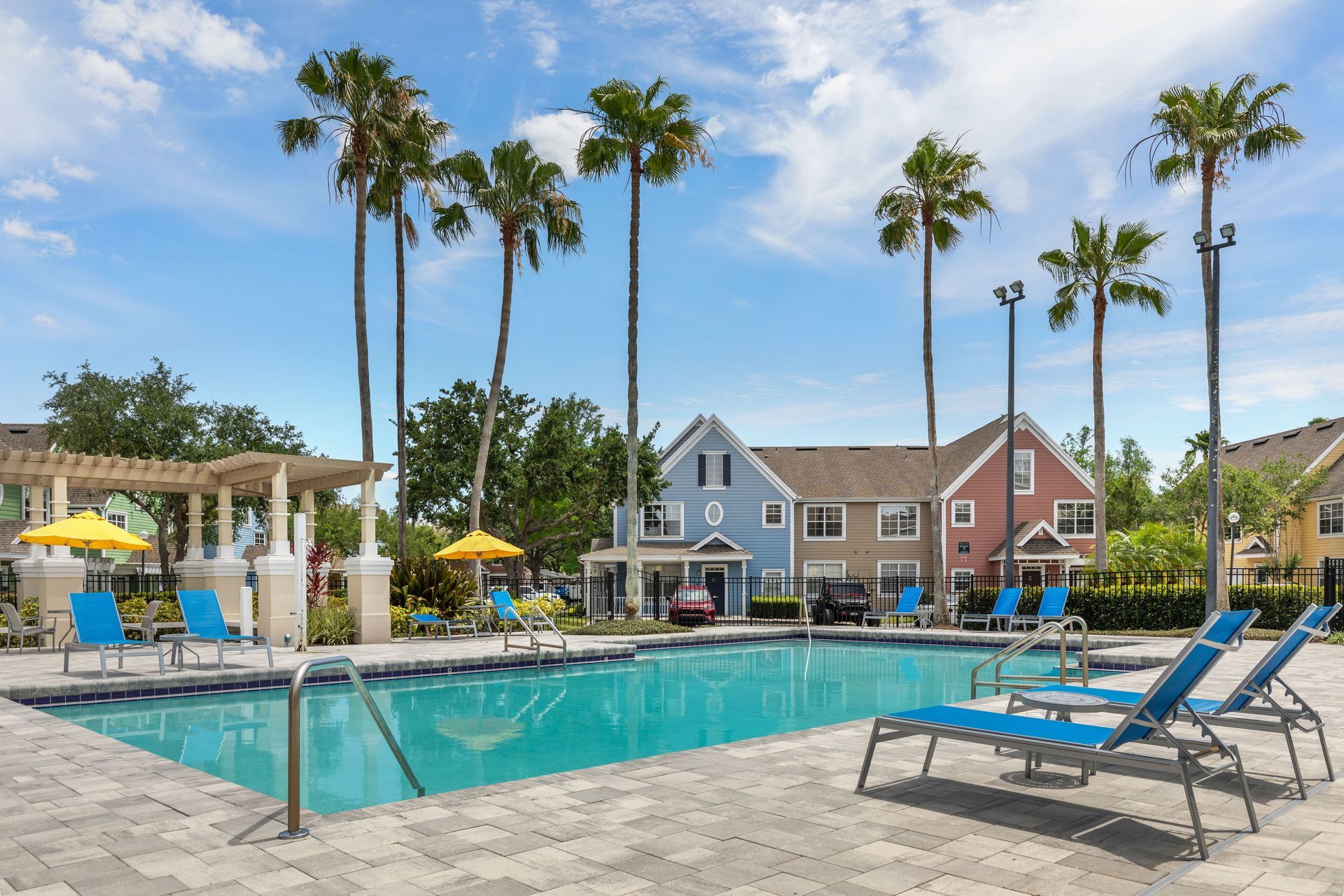 Burano Hunter's Creek Apartment Sparkling Outdoor Pool