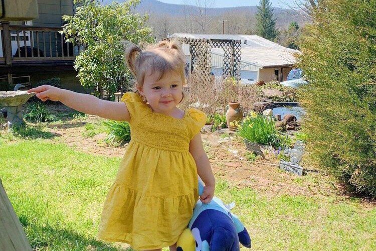 Luna, toddler with cancer.